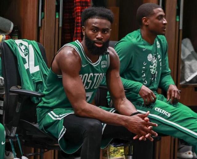 杜兰特怒砸 杜兰特怒砸